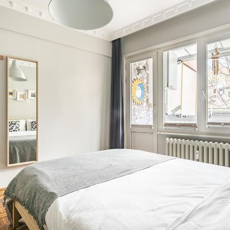 Gorgeous Flat In The Heart Of Beyoglu Appartement Istanboel Buitenkant foto